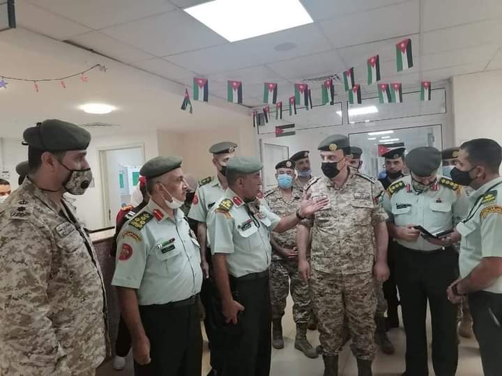 مدير عام الخدمات الطبية الملكية يتفقد مستشفى الملك طلال العسكري