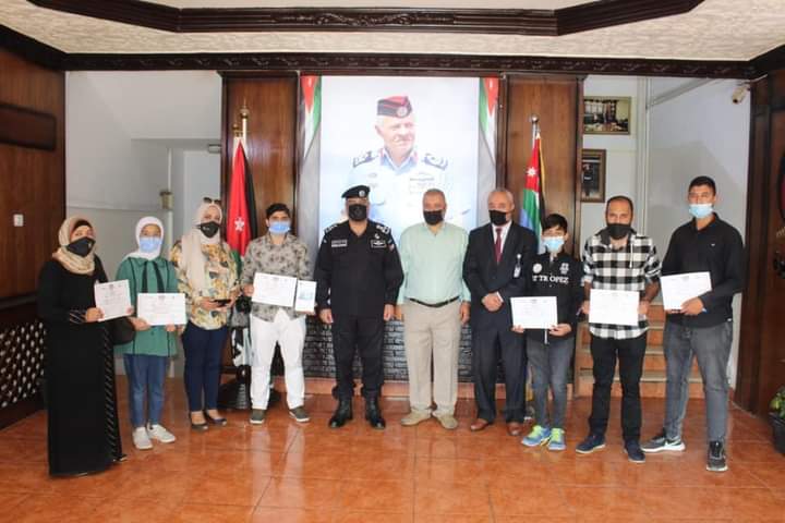 العموش يكرم ممن شاركوا في مبادرة الطالب الواعي