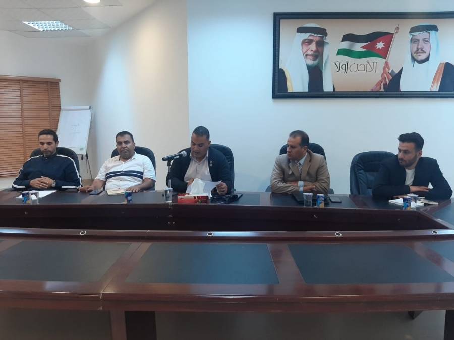 مهرجان الشعر في المحافظات قصائد تستذكر سماوي والزيودي وتتأمل نبوءة الغيم