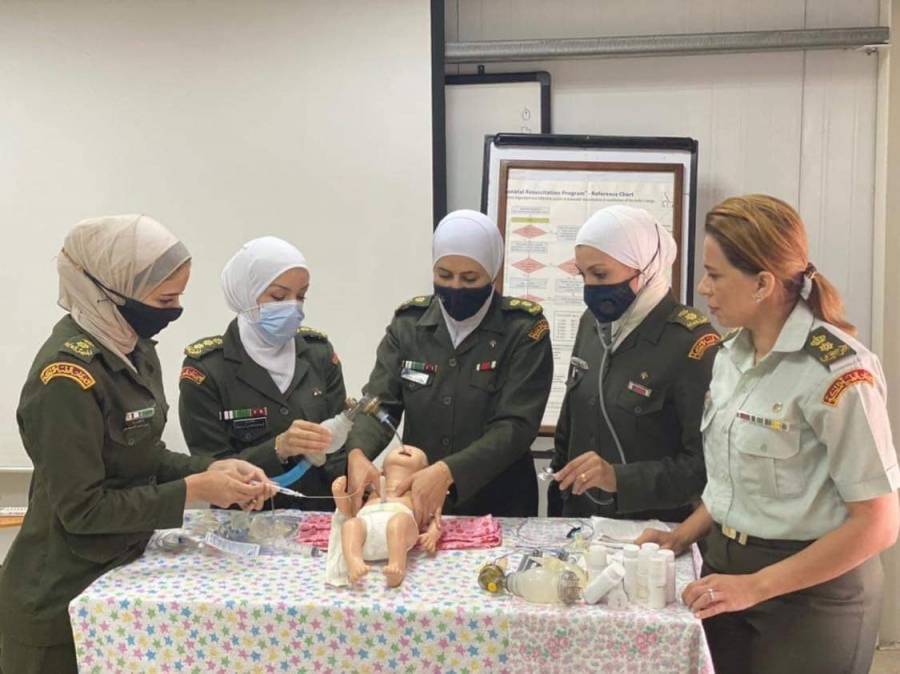 اختتام دورة إنعاش حديثي الولادة و الخداج(NRT) في الخدمات الطبية الملكية..