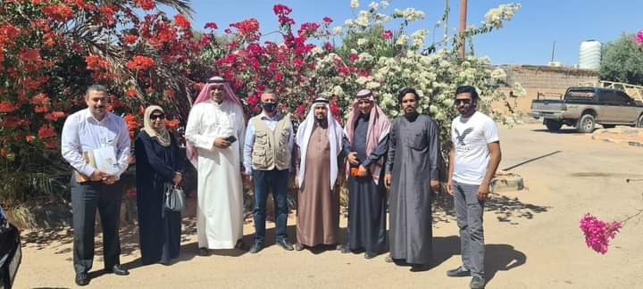 الفايز يطلع على مجموعة من قصص النجاح للمشاريع التي تنفذها الجمعيات في قضاء الديسة