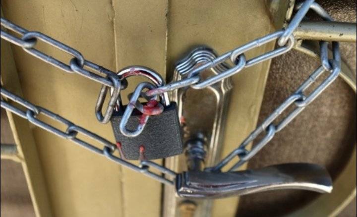 عجلون...إغلاق 3 منشآت لعدم تلقي العاملين فيها لقاح كورونا