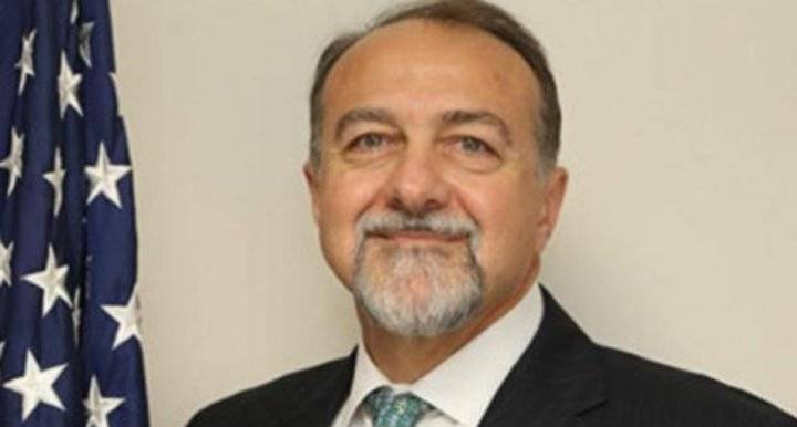 السفير الامريكي: نرى في الزرقاء طرق جديدة لمعالجة الحواجز التي تقف أمام الأردنيين