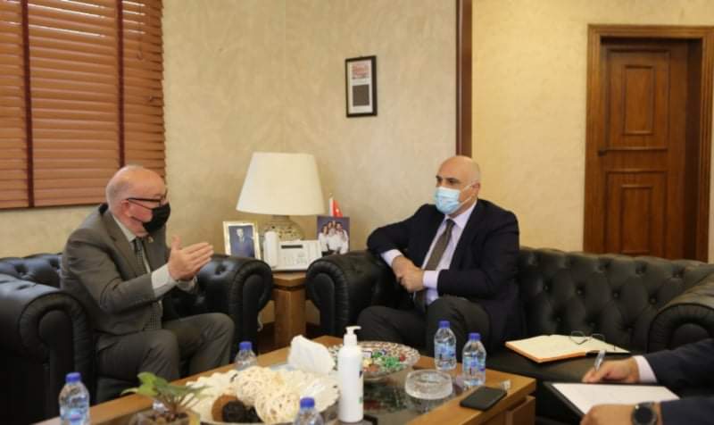 وزير الأشغال يلتقي السفير الأذري