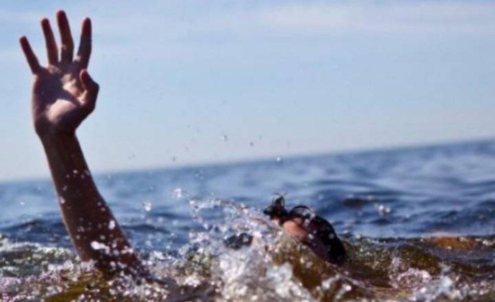 انقاذ شخص غرق في البحر الميت