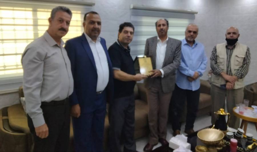 نيروز الإخبارية تكرم الزميل الاعلامي محمد محسن عبيدات.