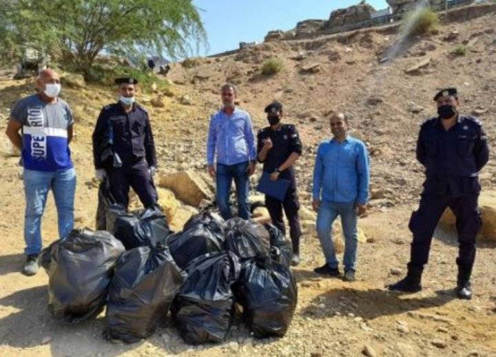 حملة نظافة في البحر الميت