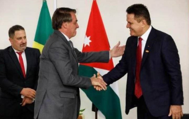 السفير مساعدة يقدم أوراق اعتماده للرئيس البرازيلي