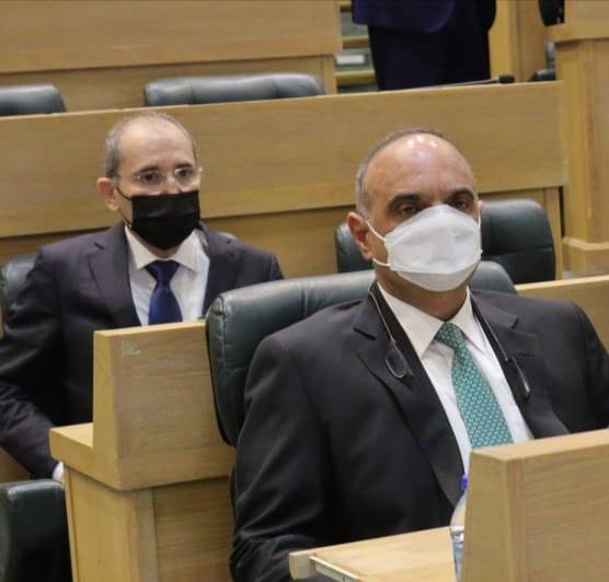 الخصاونة يجتمع بالأعيان والنواب..الآن