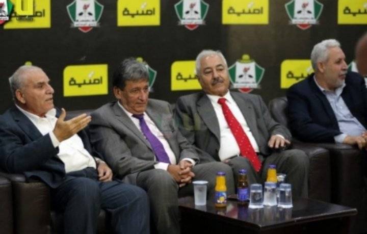 الدستور تصالح الوحدات في مقر النادي وتعتذر عن إساءتها للجماهير