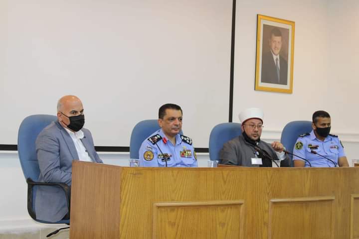 ندوة حوارية في بلدية السلط الكبرى.