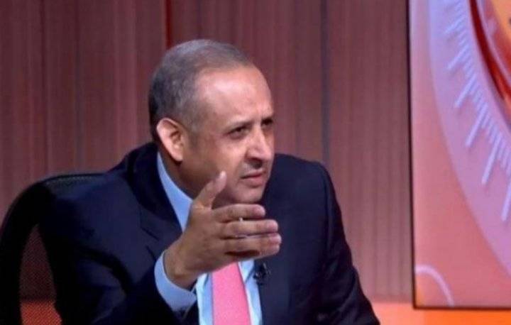 الوزير الأسبق العجارمة يقدم رؤية قانونية لتطوير عمل الموظف العام