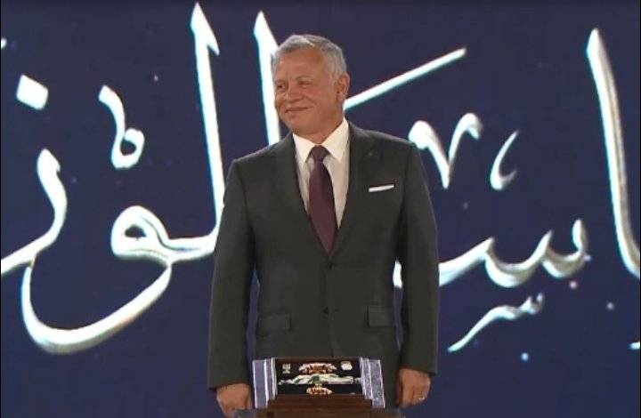 الملك ينعم بوسام المئوية على شخصيات.. اسماء