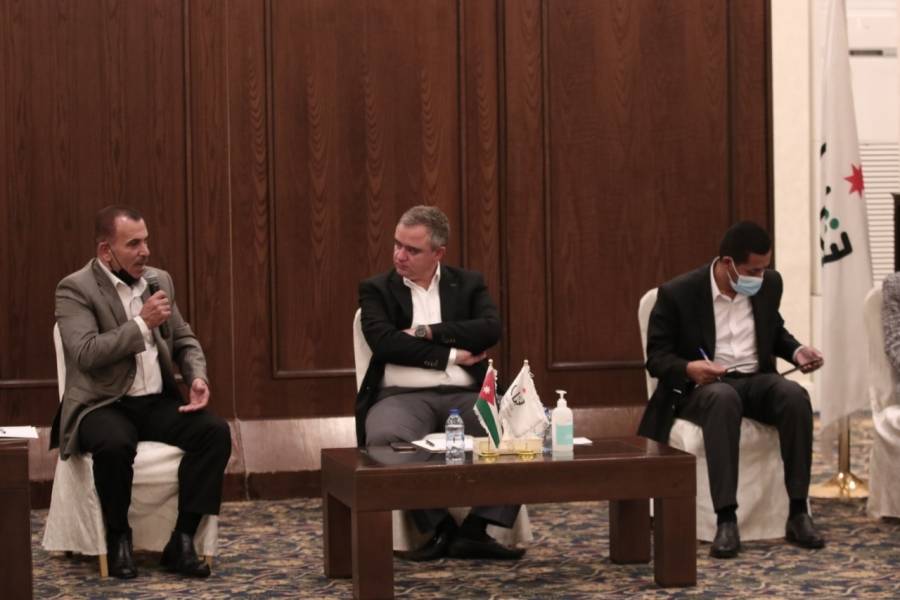 مندوبا عن رئيس الوزراء، النابلسي يحاور أعضاء المؤتمر الوطني للشباب للتوعية والتطوير...صور