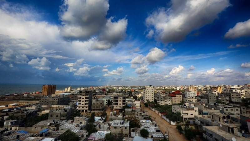 أجواء غائمة ولطيفة في المرتفعات الجبلية والسهول