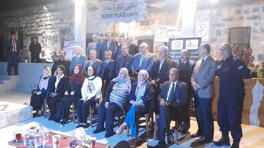 شعراء اربديون ينثرون باقة من اشعارهم في مدينة الفلاسفة والشعراء ..صور