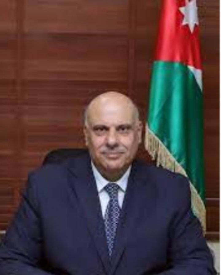 الناصر: 10 آلاف مرشح للتعيين مهدد بفقدان امتحانه التنافسي