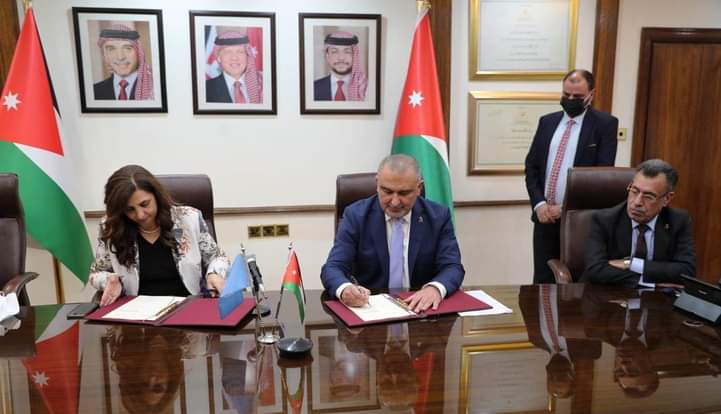 وزير التخطيط والتعاون الدولي يوقع  اتفاقية مع الاسكوا لتطوير آليات  ومنهجيات الحسابات القومية في المملكة