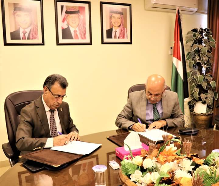 الإحصاءات والمركز الوطني لتنمية الموارد البشرية يوقعان اتفاقية تعاون