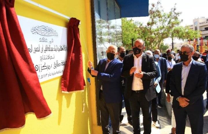 العيسوي يفتتح ويتفقد مبادرات ملكية في عمّان