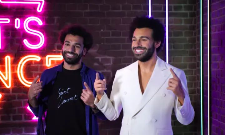 محمد صلاح يقابل تمثاله الشمعي في متحف مدام توسو الشهير في لندن