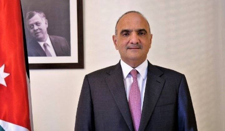 رئيس الوزراء يجيب عن أسئلة حول 19 قضية أشغلت الأردنيين مؤخرًا