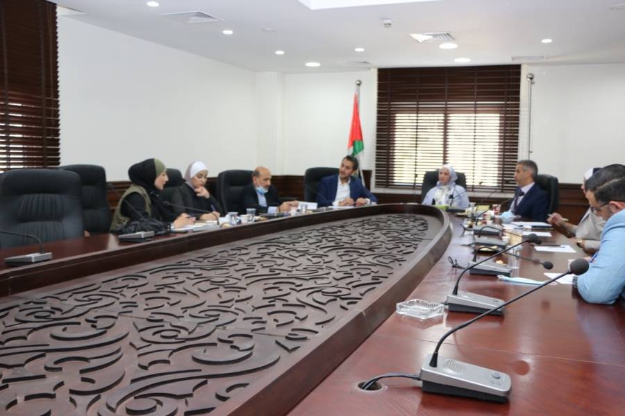 وفد من وزارة الصناعة والتجارة يطلع على تجربة الضمان الاجتماعي في التحول الإلكتروني