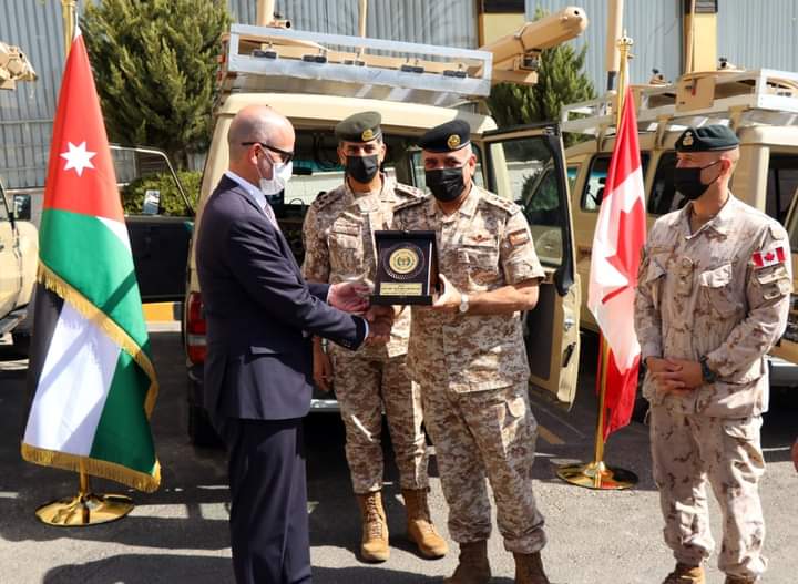 القوات المسلحة الأردنية تحتفل باستلام معدات من الجانب الكندي