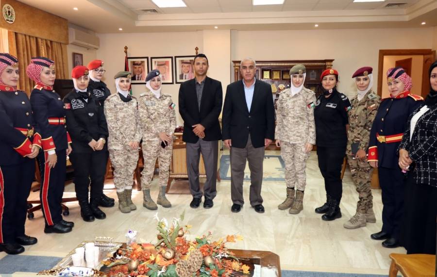 فعالية في جامعة الحسين بن طلال للحديث عن دور المرأة في القوات المسلحة الأردنية... صور
