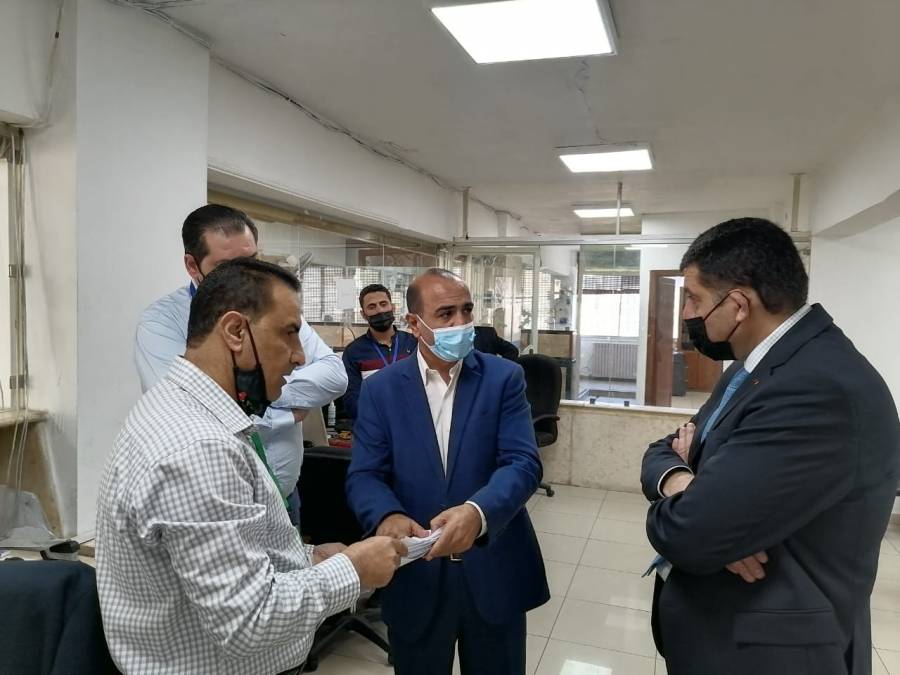 وزير العمل يتفقد مديرية عمل صويلح ويوجه بتقديم أفضل الخدمات للمواطنين
