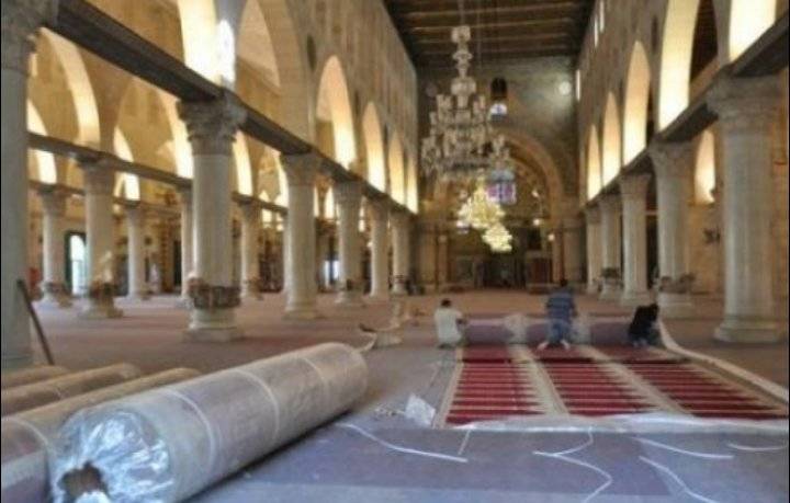 وزير الأوقاف: ستتم إعادة فرش سجاد المسجد الأقصى على نفقة جلالة الملك الخاصة