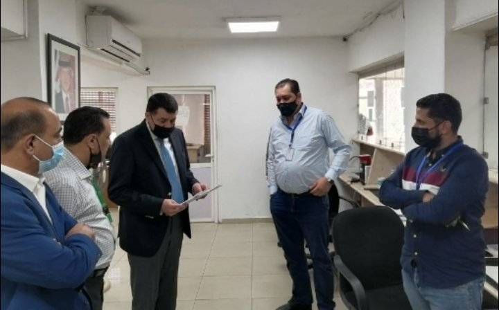 وزير العمل يتفقد مديرية عمل صويلح ويوجه بتقديم أفضل الخدمات للمواطنين