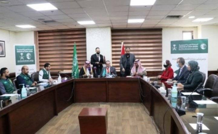 الأردن يستلم منحة أوكسجين طبي من السعودية