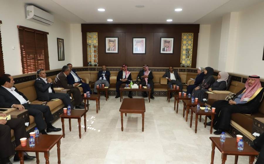 مستشار العشائر يلتقي نواب البوادي الثلاث حول وثيقة الجلوة العشائرية وقضايا التنمية في البوادي الاردنية.