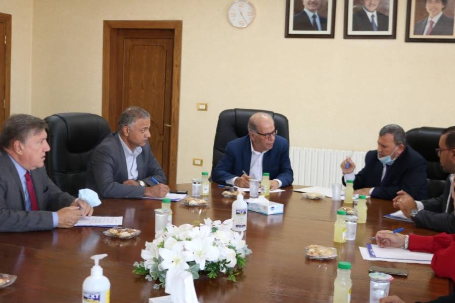 مدير الصناعة والتجارة يلتقي رئيس وأعضاء غرفة تجارة الزرقاء