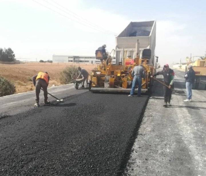 الأشغال: 26 نسبة إنجاز إعادة تأهيل طريق الشحن الجوي