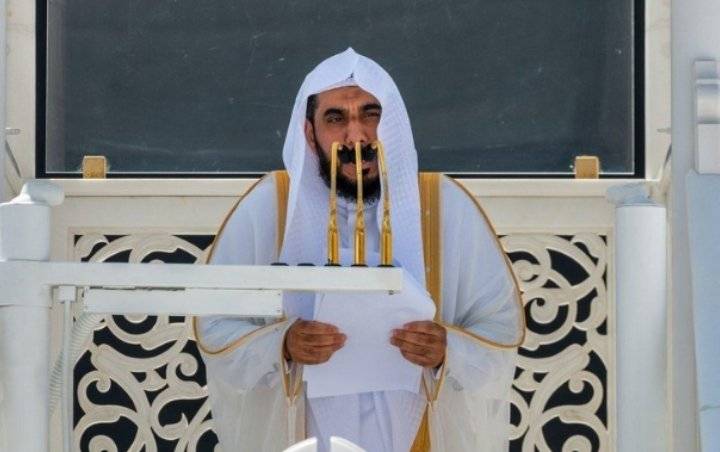 خطيب الحرم المكي: برّ الوالدين طاعة للرحمن وخير وبركة للإنسان