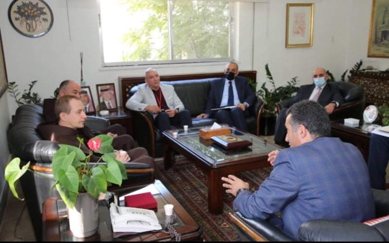 وزير السياحة يلتقي الرئيس العام للرهبان الفرنسيسكان بهنجاريا ومعاونه