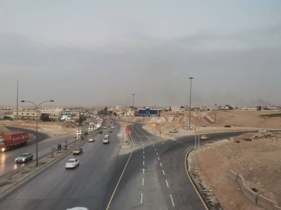 الاشغال تعلن عن تحويلات مرورية على طريق اتوستراد عمان الزرقاء