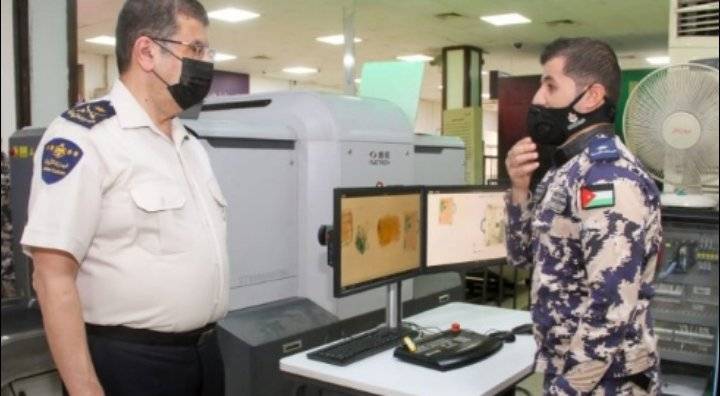 مدير عام الجمارك يتفقد مركز جمرك جسر الملك حسين