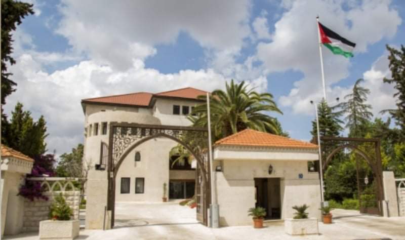 تشكيلات وترفيعات وإحالة حكوميون إلى التقاعد ....أسماء