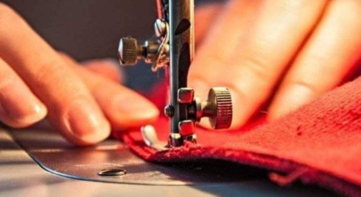 وزارة العمل تتابع تفاصيل حادثة وفاة خياطة داخل مصنع في الأزرق