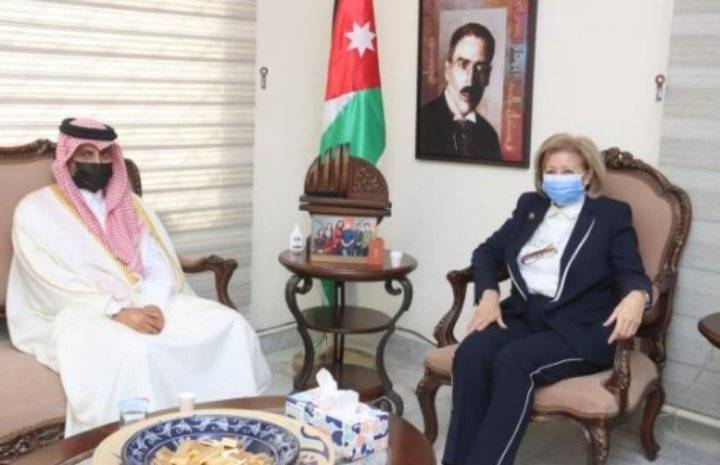 النجار وسفير قطر يدعوان لتعميق العلاقات الثقافية بين البلدين