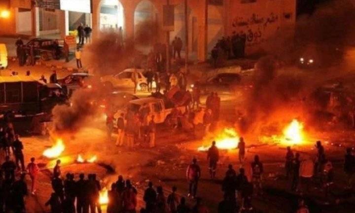 اعمال شغب في محافظة الزرقاءالرصيفة احتجاجا على اغلاق احد المحلات التجارية