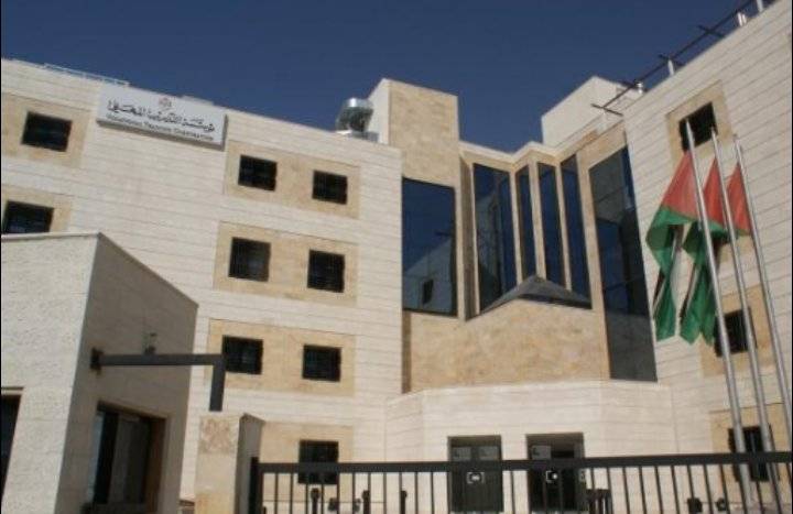 قطيشات يتفقد معهدي التدريب المهني بالطفيلة