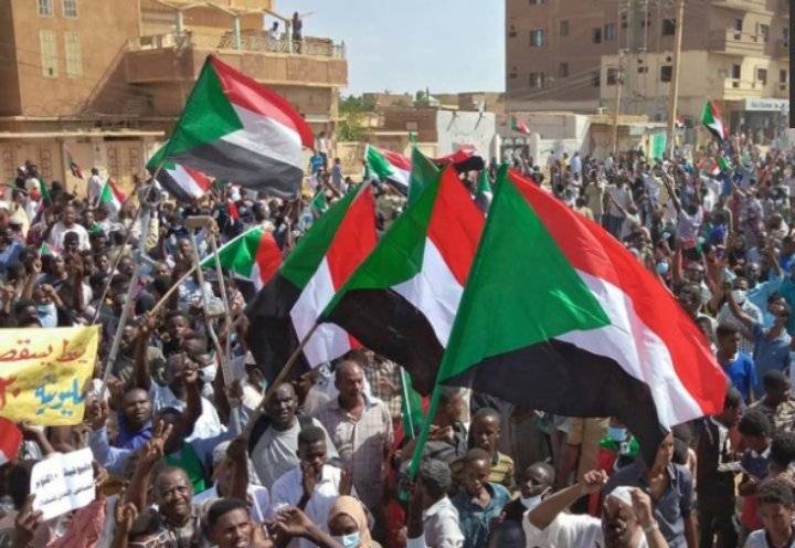 بيان سعودي إماراتي أميركي بريطاني يدعو لاستعادة حكومة السودان بقيادة مدنية