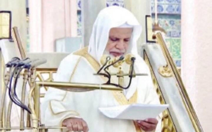 في خطبة الجمعة بالمسجد النبوي. الحذيفيالشرع المقدّس أمر بالاجتماع والاتفاق ونهى عن الاختلاف والافتراق حفظاً للدين الإسلامي