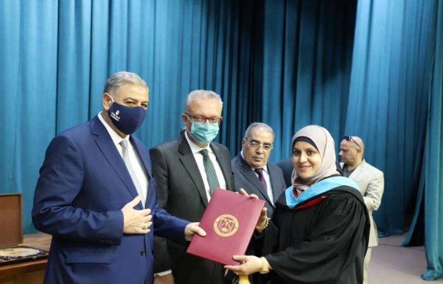 أبو هديب يرعى احتفال نادي خريجي جامعة اليرموك بتكريم أوائل الفوج الـ 42