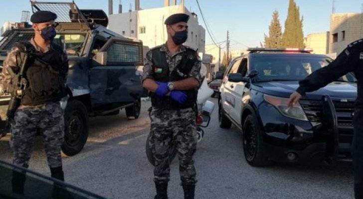 قوة أمنية تُلقي القبض على «خطير ومسلح» في الكرك