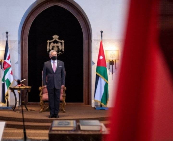 الملك يستقبل رئيس أركان الدفاع الوطني اليوناني الفريق أول كونستانتينوس فلوروس